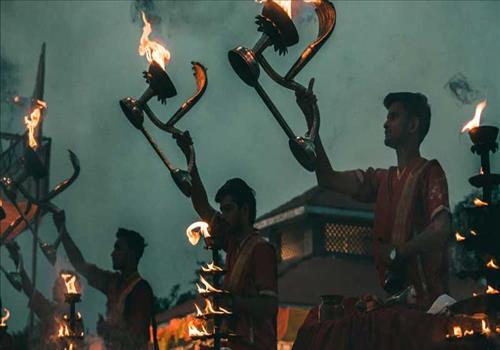 Varanasi Arrival + Ganga Aarti