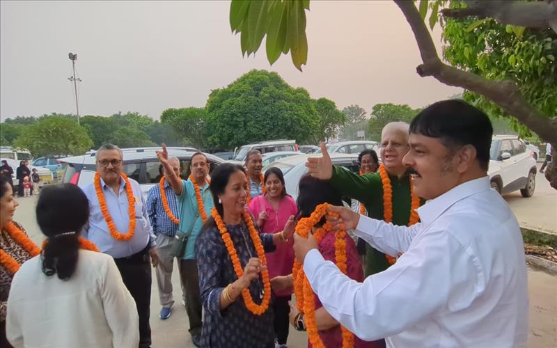 Welcome our guest at Varanasi Airport